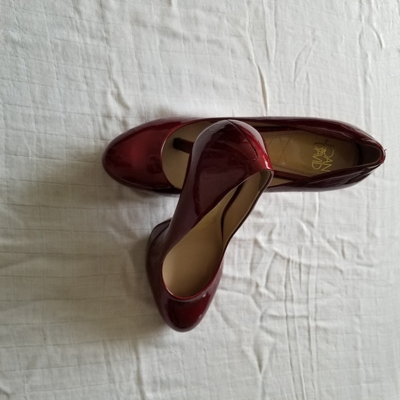 Joan and David Heels Flipp - Picture 3 of 6